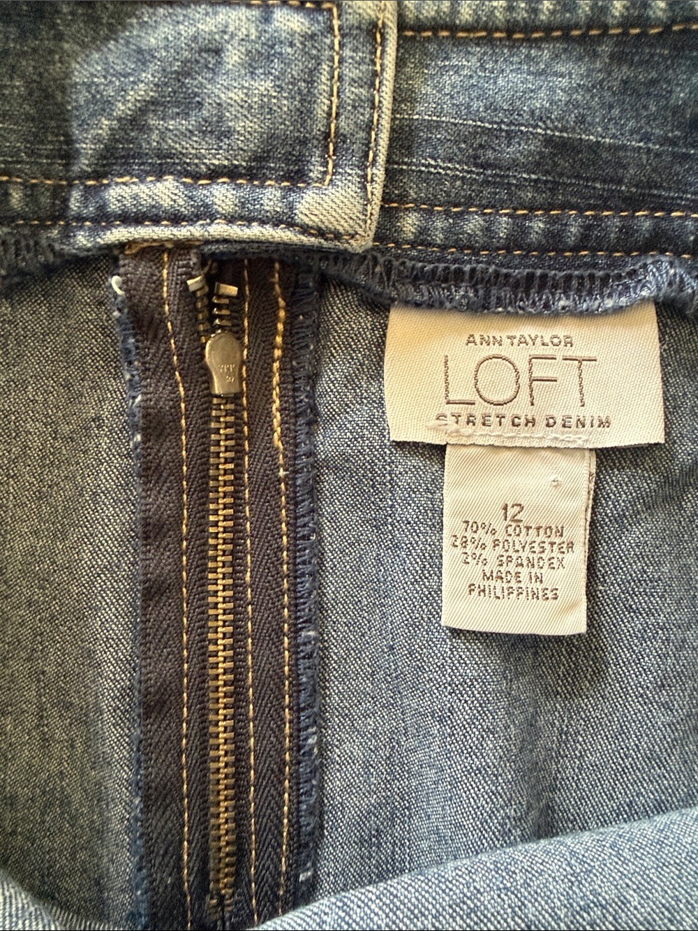 LOFT Dark Wash Denim Utility Mini Skirt - Size 12 - [PH1135] - Picture 4 of 6
